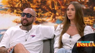 Cu ochii pe Insulă
