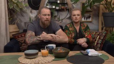 Gogglebox. Przed telewizorem.