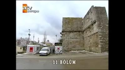 Parmaklıklar Ardında