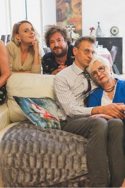 Moterys meluoja geriau filmas online