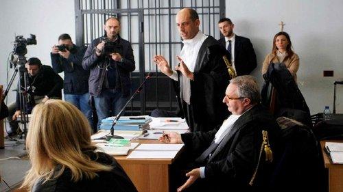 Un giorno in pretura filmas žiurėti online